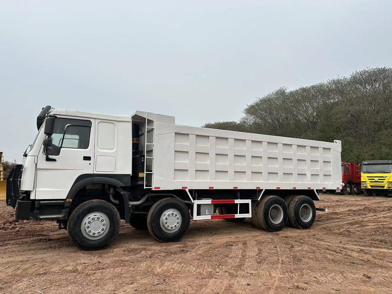 SINOTRUK HOWO 371 with Bumper - Istovarivač: slika 4 SINOTRUK HOWO 371 with Bumper - Istovarivač: slika 4