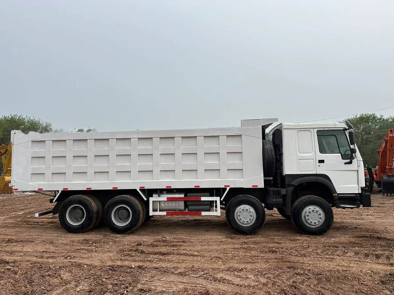 SINOTRUK HOWO 371 with Bumper - Istovarivač: slika 3 SINOTRUK HOWO 371 with Bumper - Istovarivač: slika 3