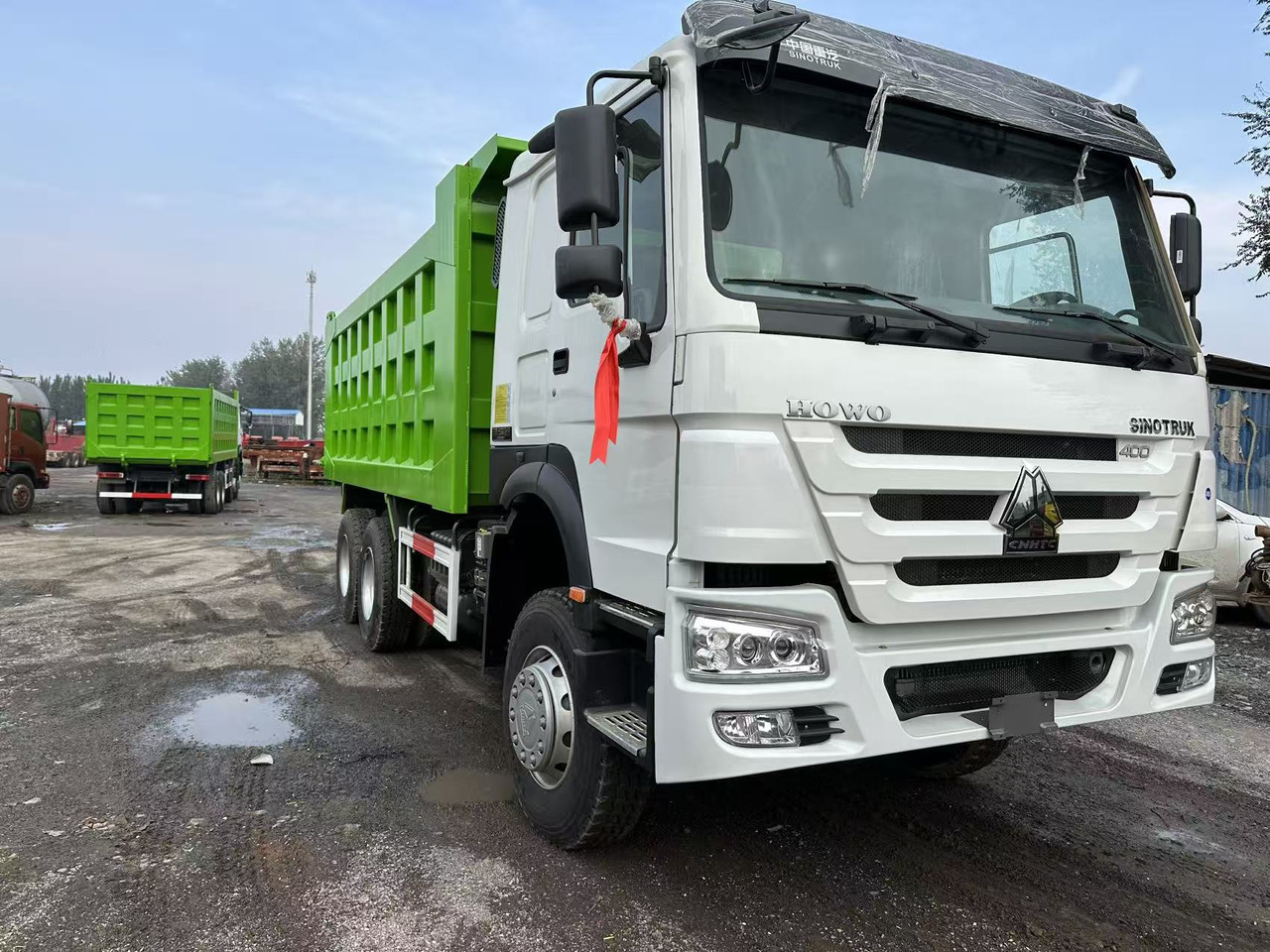SINOTRUK HOWO 400HP 6X4 Tipper Truck - Istovarivač: slika 1 SINOTRUK HOWO 400HP 6X4 Tipper Truck - Istovarivač: slika 1