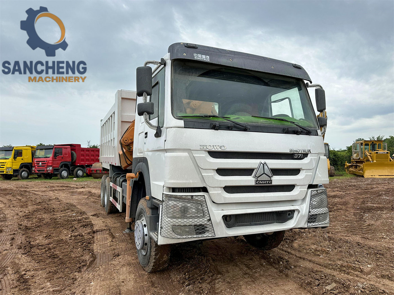 SINOTRUK Howo 371hp 6x4 crane truck - Kamion sa dizalicom: slika 5 SINOTRUK Howo 371hp 6x4 crane truck - Kamion sa dizalicom: slika 5