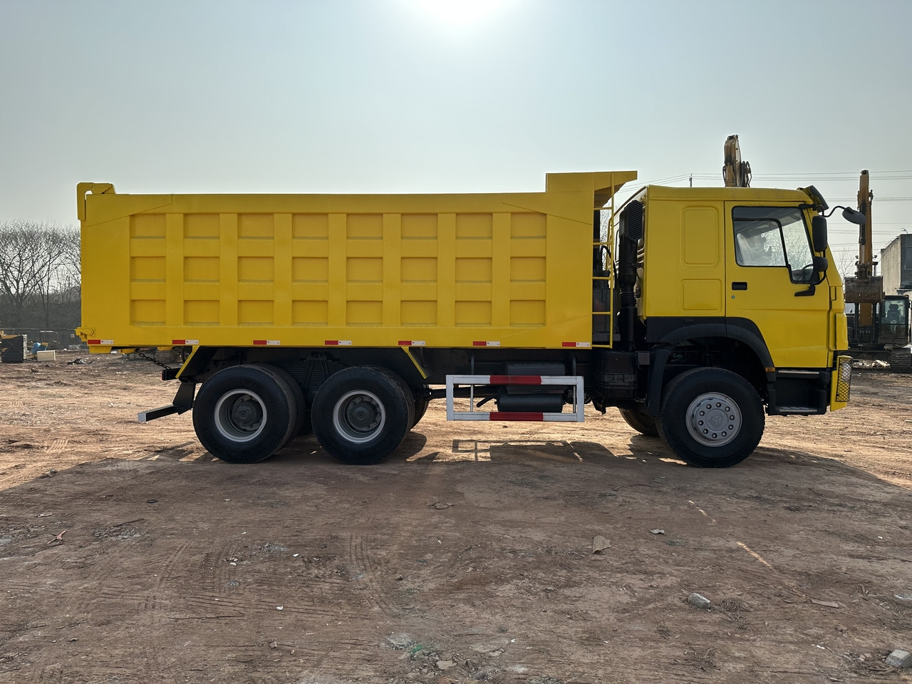 SINOTRUK Howo 6x4 Dump truck 371hp - Istovarivač: slika 4 SINOTRUK Howo 6x4 Dump truck 371hp - Istovarivač: slika 4