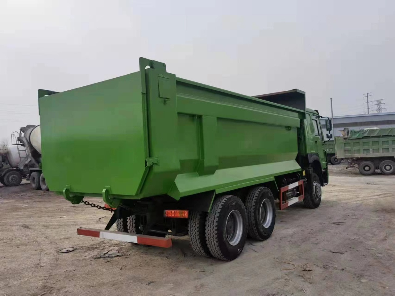 SINOTRUK Howo Dump truck 371 - Istovarivač: slika 5 SINOTRUK Howo Dump truck 371 - Istovarivač: slika 5