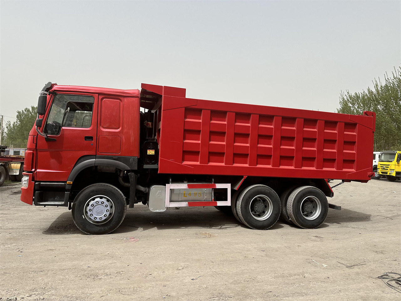 SINOTRUK Howo Dump truck 371 - Istovarivač: slika 3 SINOTRUK Howo Dump truck 371 - Istovarivač: slika 3