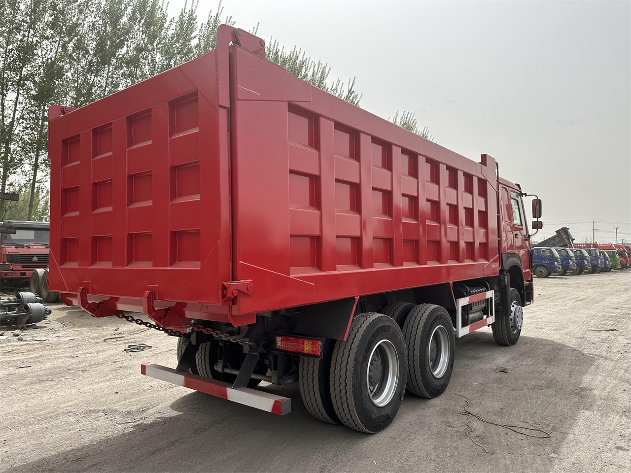 SINOTRUK Howo Dump truck 371 - Istovarivač: slika 4 SINOTRUK Howo Dump truck 371 - Istovarivač: slika 4