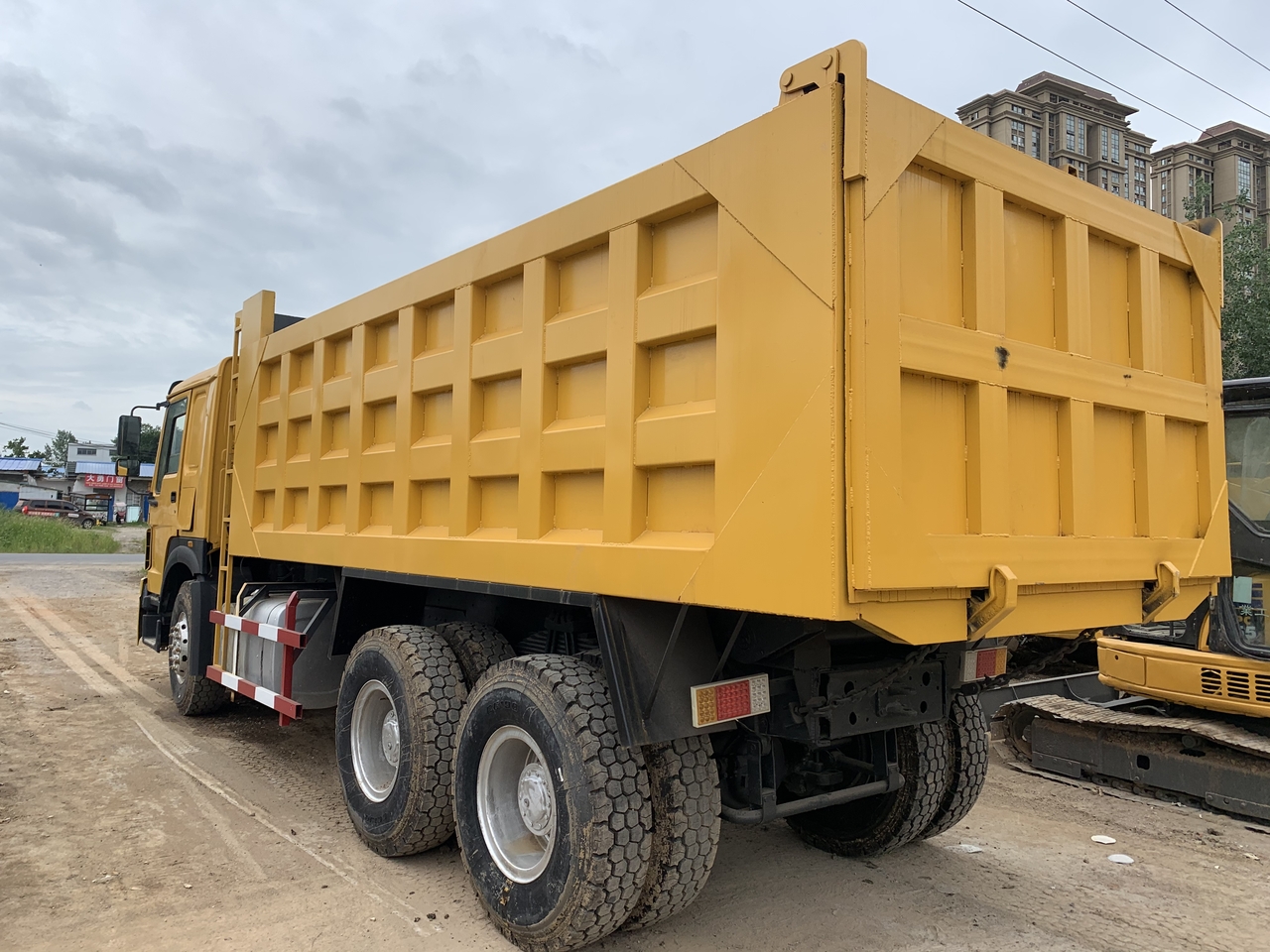 SINOTRUK Howo Dump truck 371 - Istovarivač: slika 5 SINOTRUK Howo Dump truck 371 - Istovarivač: slika 5