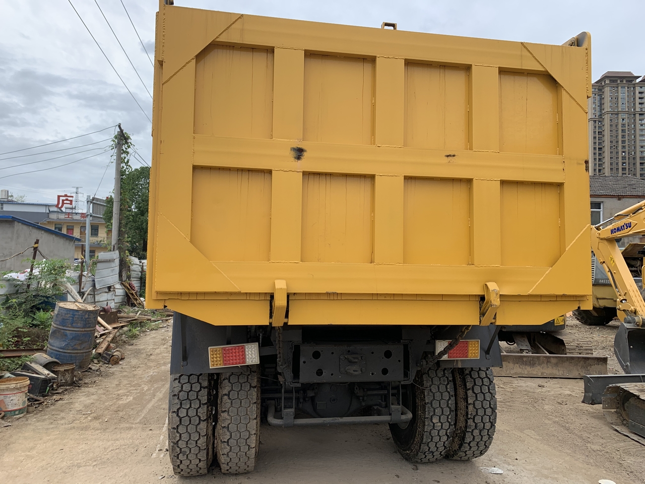 SINOTRUK Howo Dump truck 371 - Istovarivač: slika 3 SINOTRUK Howo Dump truck 371 - Istovarivač: slika 3