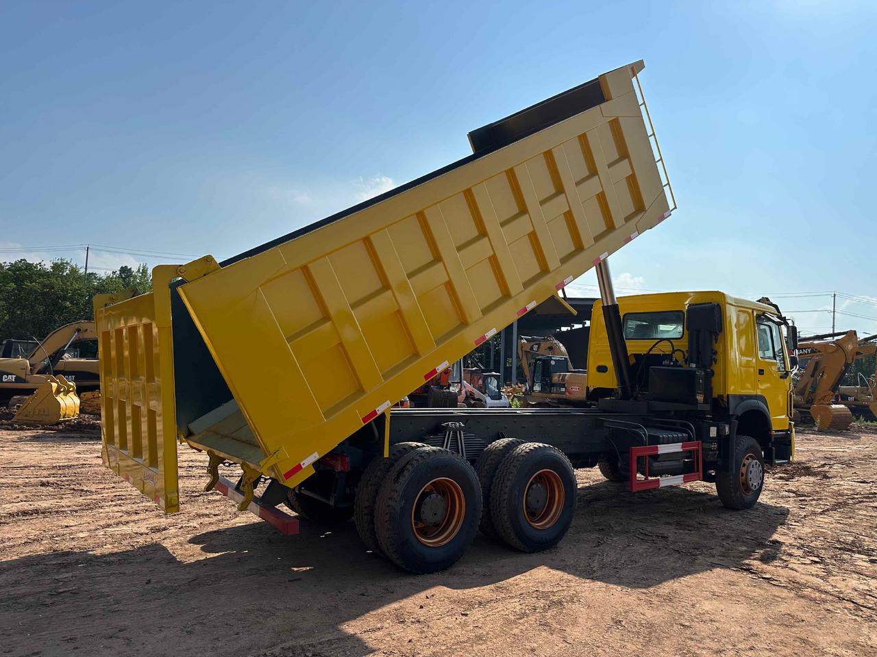 Sinotruk HOWO 400hp 6X4 - Istovarivač: slika 3 Sinotruk HOWO 400hp 6X4 - Istovarivač: slika 3