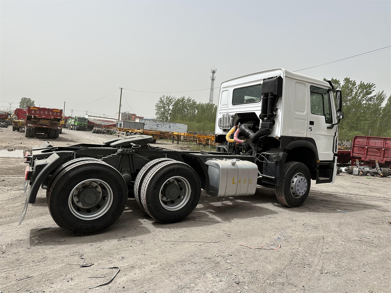 SINOTRUK Howo 371 Truck Head - Tegljač: slika 2 SINOTRUK Howo 371 Truck Head - Tegljač: slika 2