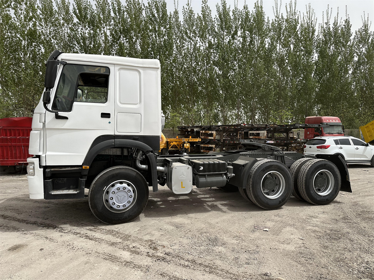 SINOTRUK Howo 371 Truck Head - Tegljač: slika 5 SINOTRUK Howo 371 Truck Head - Tegljač: slika 5