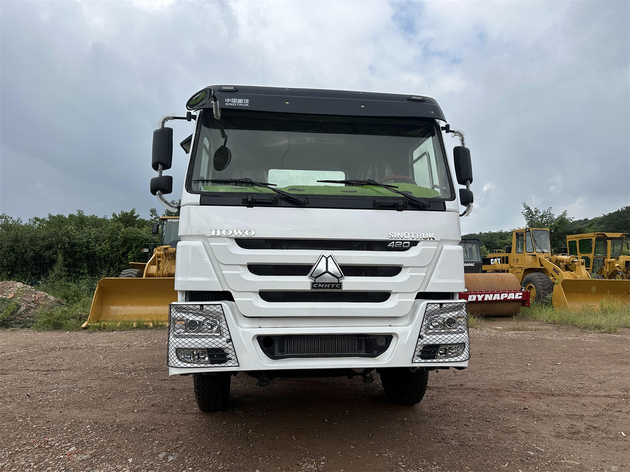 SINOTRUK Howo tractor unit 420hp - Tegljač: slika 2 SINOTRUK Howo tractor unit 420hp - Tegljač: slika 2