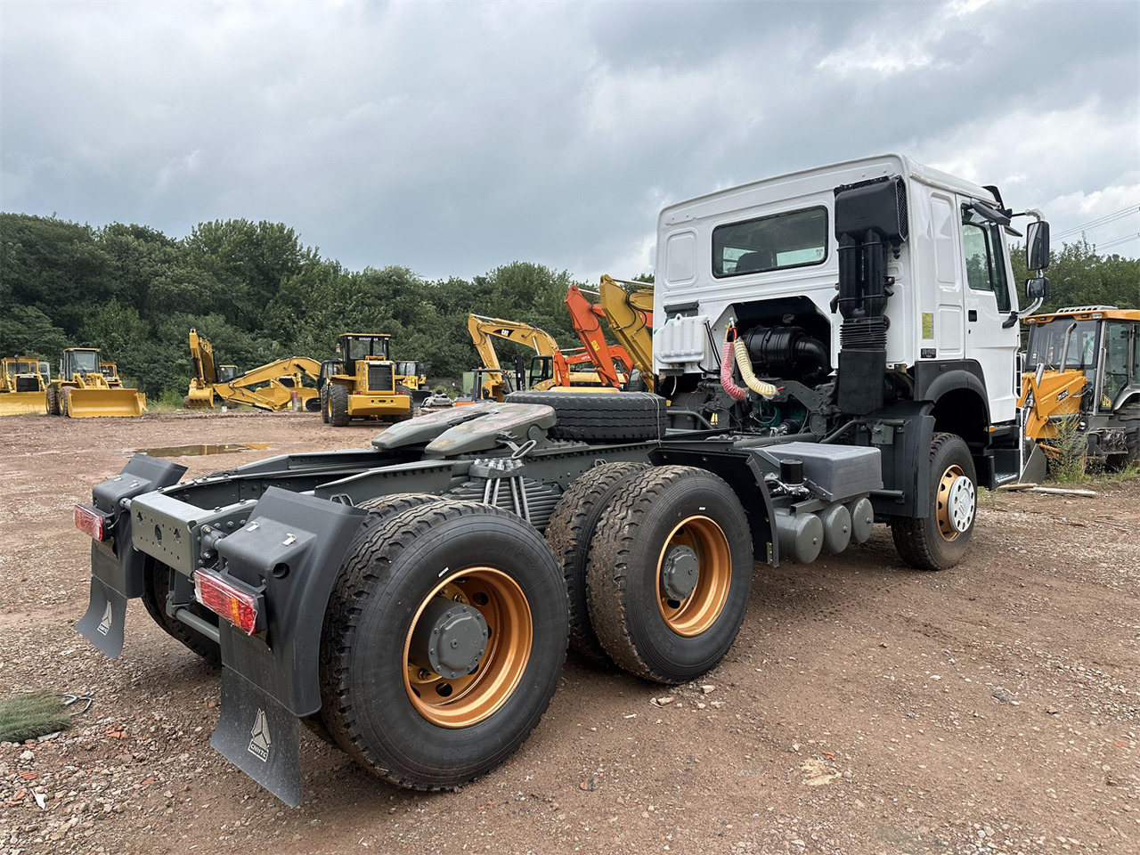 SINOTRUK Howo tractor unit 420hp - Tegljač: slika 4 SINOTRUK Howo tractor unit 420hp - Tegljač: slika 4
