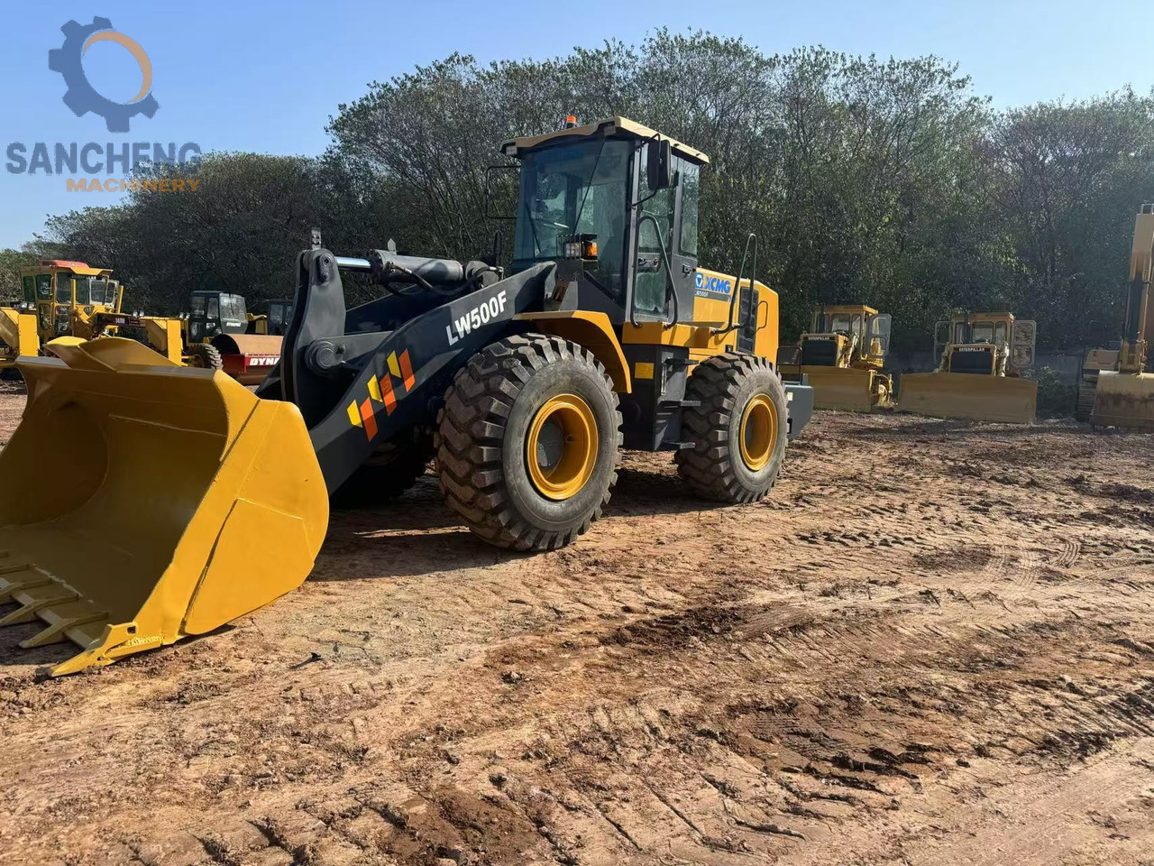 Utovarivač točkaš XCMG LW500F: slika 8