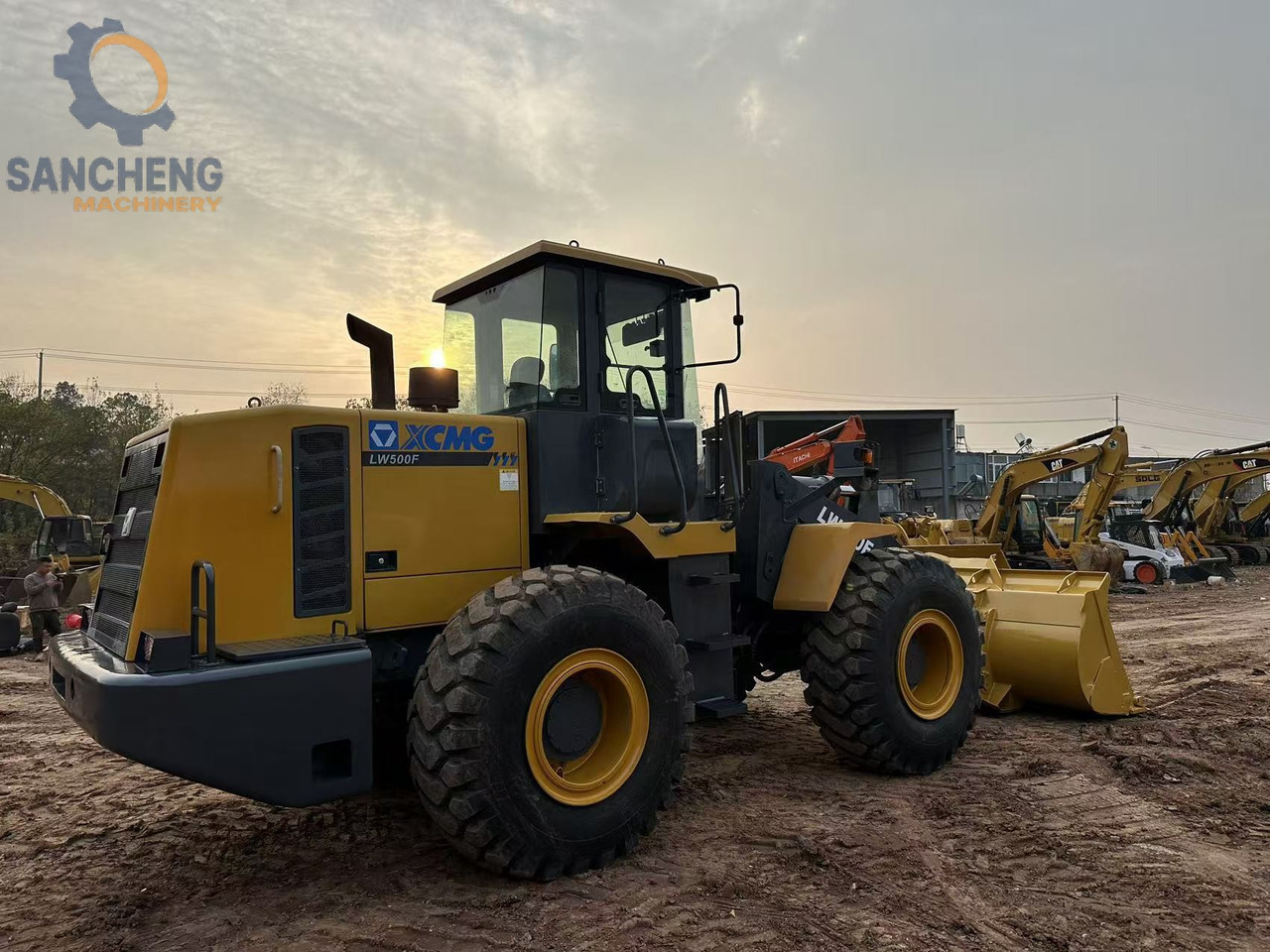 Utovarivač točkaš XCMG LW500F: slika 10
