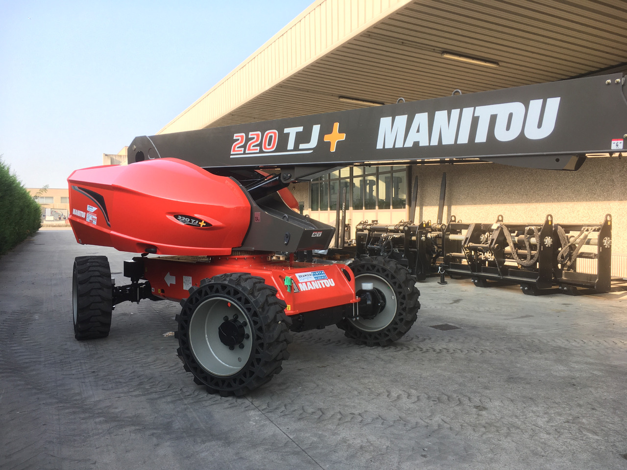 MANITOU 220 TJ+ / 260 TJ / 280 TJ - 2019 - Teleskopska platforma: slika 2 MANITOU 220 TJ+ / 260 TJ / 280 TJ - 2019 - Teleskopska platforma: slika 2