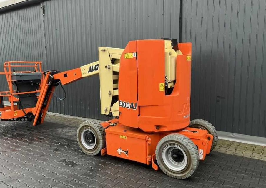 JLG E300AJ - Zglobna platforma: slika 3 JLG E300AJ - Zglobna platforma: slika 3