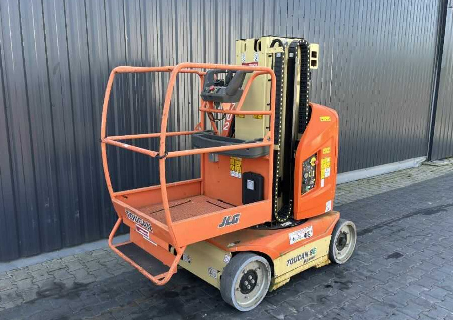 JLG Toucan 8E - Jarbolna penjajuća platforma: slika 1 JLG Toucan 8E - Jarbolna penjajuća platforma: slika 1