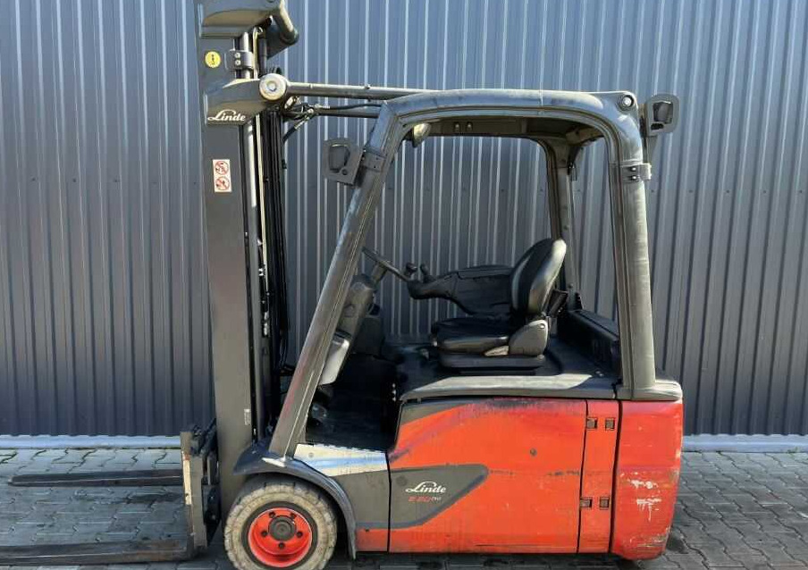 Linde E20L-02 - Električni viljuškar: slika 2 Linde E20L-02 - Električni viljuškar: slika 2