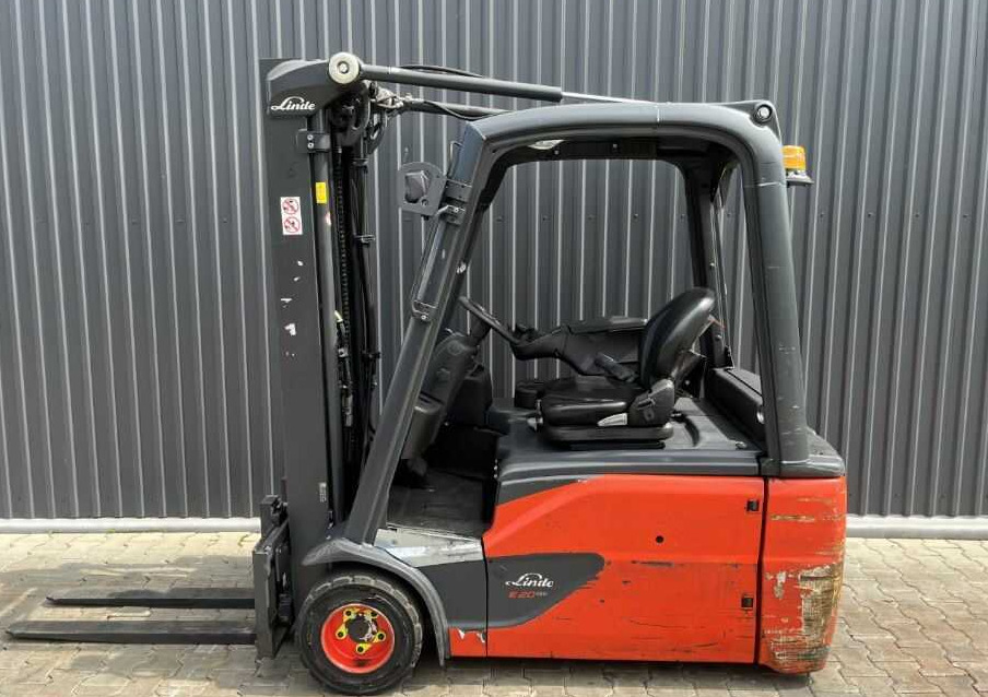 Linde E20L-02 - Električni viljuškar: slika 2 Linde E20L-02 - Električni viljuškar: slika 2