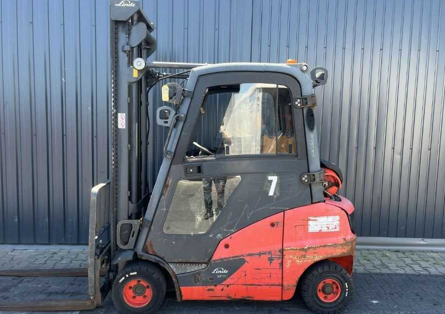 Linde H20T-01 - Gasni viljuškar: slika 2 Linde H20T-01 - Gasni viljuškar: slika 2