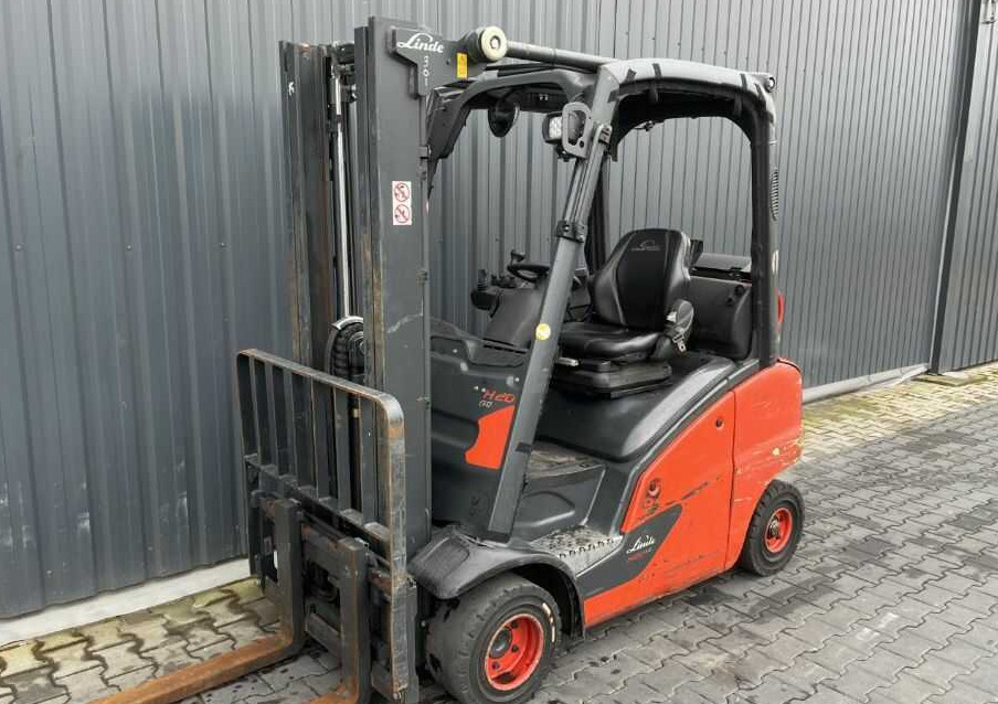 Linde H20T-01 - Gasni viljuškar: slika 1 Linde H20T-01 - Gasni viljuškar: slika 1
