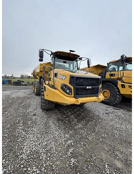 BELL B30E - Motorna kopačica: slika 1 BELL B30E - Motorna kopačica: slika 1