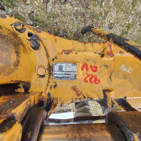 Liebherr 922 - Osovina i delovi: slika 4 Liebherr 922 - Osovina i delovi: slika 4