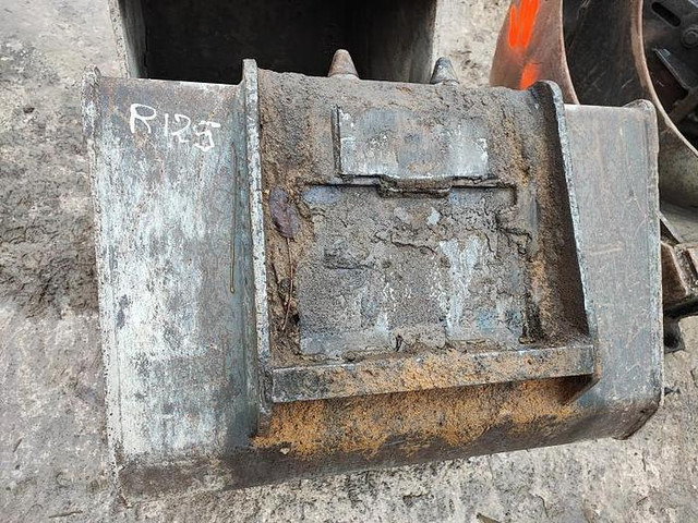 Mecalac 12MXT - Kašika: slika 1 Mecalac 12MXT - Kašika: slika 1