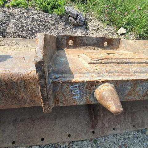 Mecalac 8MCR - Kašika: slika 3 Mecalac 8MCR - Kašika: slika 3