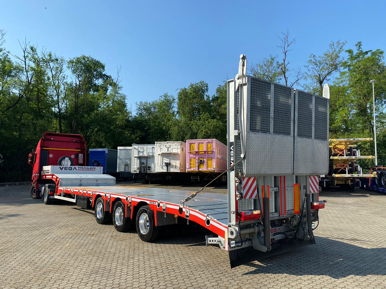 3 AXLE LOWBED (VEGA ITALIANO) - Niska poluprikolica za prevoz: slika 5 3 AXLE LOWBED (VEGA ITALIANO) - Niska poluprikolica za prevoz: slika 5