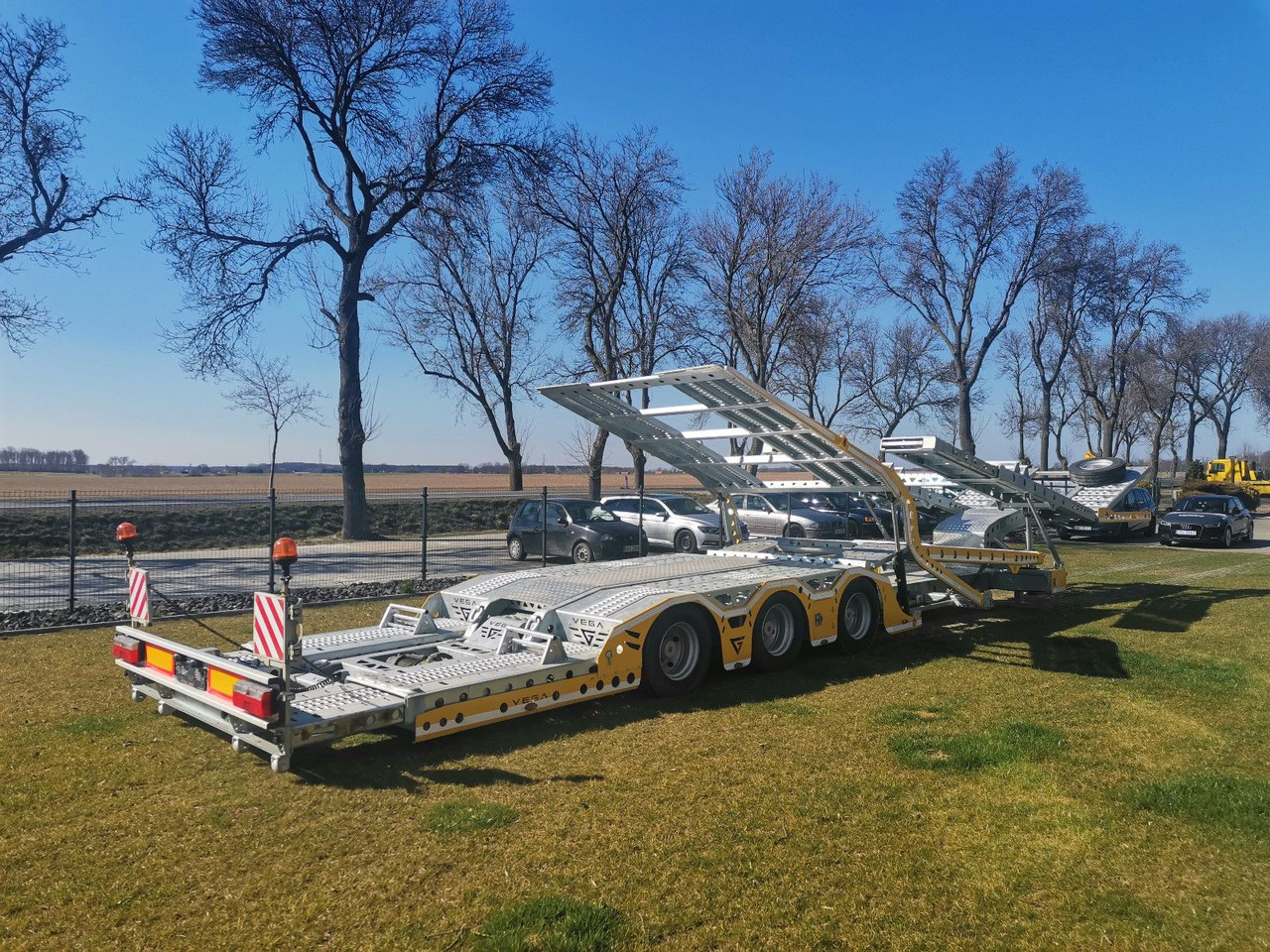 ALPHAMAX 3 AXLE TRUCK TRANSPORTER VEGA TRAILER - Poluprikolica za prevoz automobila: slika 2 ALPHAMAX 3 AXLE TRUCK TRANSPORTER VEGA TRAILER - Poluprikolica za prevoz automobila: slika 2