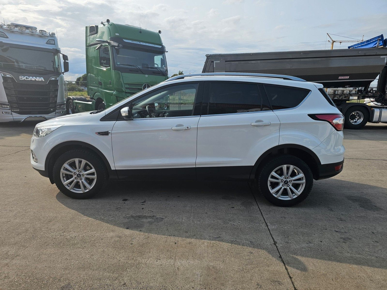 Ford Kuga Cool & Connect - SUVSUV: slika 4 Ford Kuga Cool & Connect - SUVSUV: slika 4