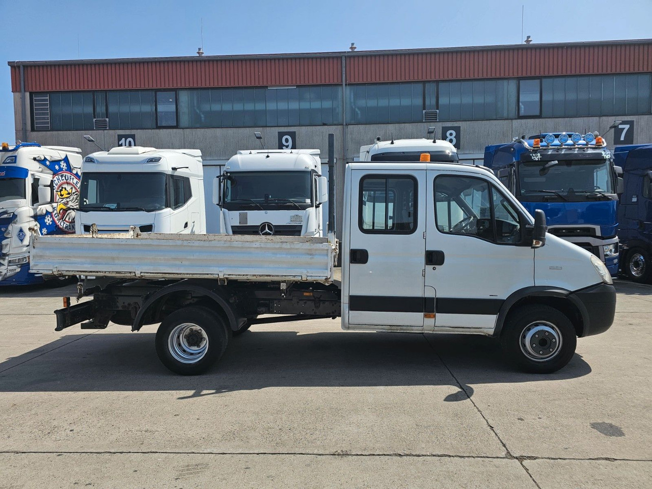 Iveco DAILY * DREISEITENKIPPER * MEILER * STANDHZ - Dostavno vozilo istovarivač, Dostavno vozilo sa duplom kabinom: slika 4 Iveco DAILY * DREISEITENKIPPER * MEILER * STANDHZ - Dostavno vozilo istovarivač, Dostavno vozilo sa duplom kabinom: slika 4