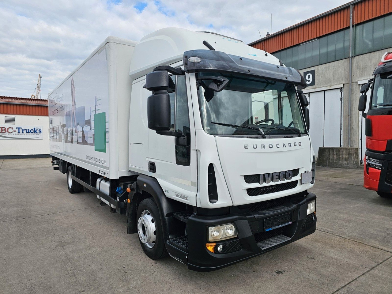 Iveco EURO-CARGO 120E25 * SCHLAFKABINE * BÄR 1,5 T * - Kamion sa zatvorenim sandukom: slika 3 Iveco EURO-CARGO 120E25 * SCHLAFKABINE * BÄR 1,5 T * - Kamion sa zatvorenim sandukom: slika 3