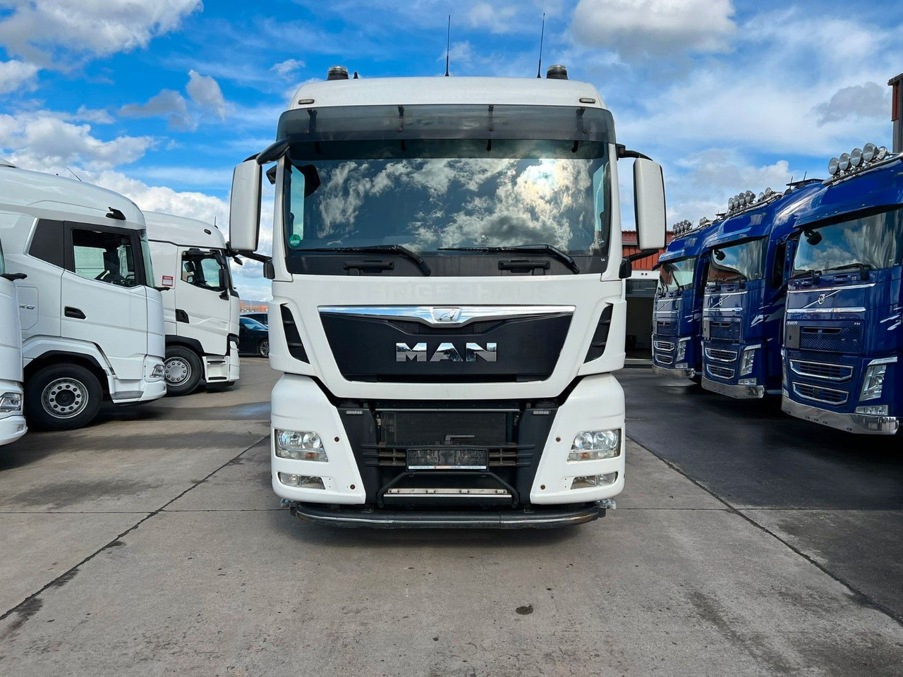MAN TGX 26.440 * RETARDER * LIFTACHSE * VOLLUFTFED.* - Kamion sa golom šasijom i zatvorenom kabinom: slika 2 MAN TGX 26.440 * RETARDER * LIFTACHSE * VOLLUFTFED.* - Kamion sa golom šasijom i zatvorenom kabinom: slika 2