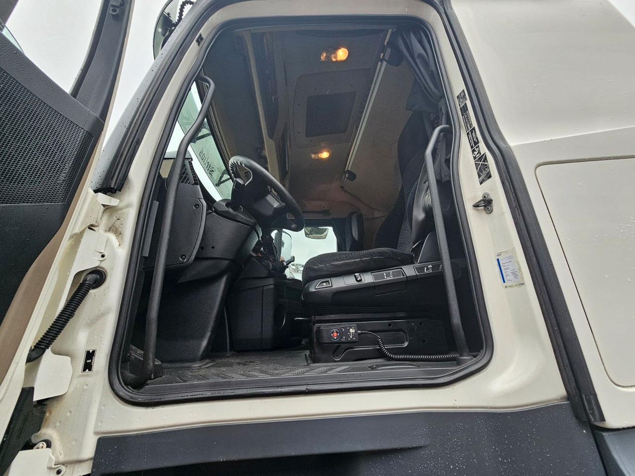 Kamion sa golom šasijom i zatvorenom kabinom Mercedes-Benz ACTROS 2542 * VOLLLUFT * RETARDER * STANDH * BÄR: slika 9