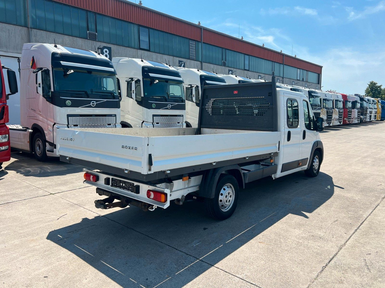 Peugeot Boxer * EURO 6 * 7 SITZER * 4 TÜRER * SCHALTGETR - Dostavno vozilo sa otvorenom sandukom, Dostavno vozilo sa duplom kabinom: slika 4 Peugeot Boxer * EURO 6 * 7 SITZER * 4 TÜRER * SCHALTGETR - Dostavno vozilo sa otvorenom sandukom, Dostavno vozilo sa duplom kabinom: slika 4