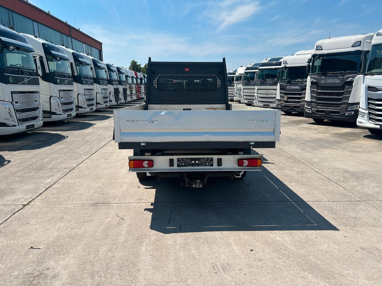 Peugeot Boxer * EURO 6 * 7 SITZER * 4 TÜRER * SCHALTGETR - Dostavno vozilo sa otvorenom sandukom, Dostavno vozilo sa duplom kabinom: slika 5 Peugeot Boxer * EURO 6 * 7 SITZER * 4 TÜRER * SCHALTGETR - Dostavno vozilo sa otvorenom sandukom, Dostavno vozilo sa duplom kabinom: slika 5