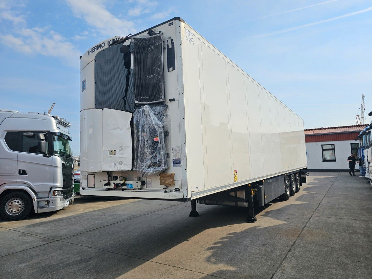Schmitz Cargobull NKS * DOPPELST. * UNFALL * THERMOK. * LIFT * - Poluprikolica hladnjače: slika 3 Schmitz Cargobull NKS * DOPPELST. * UNFALL * THERMOK. * LIFT * - Poluprikolica hladnjače: slika 3