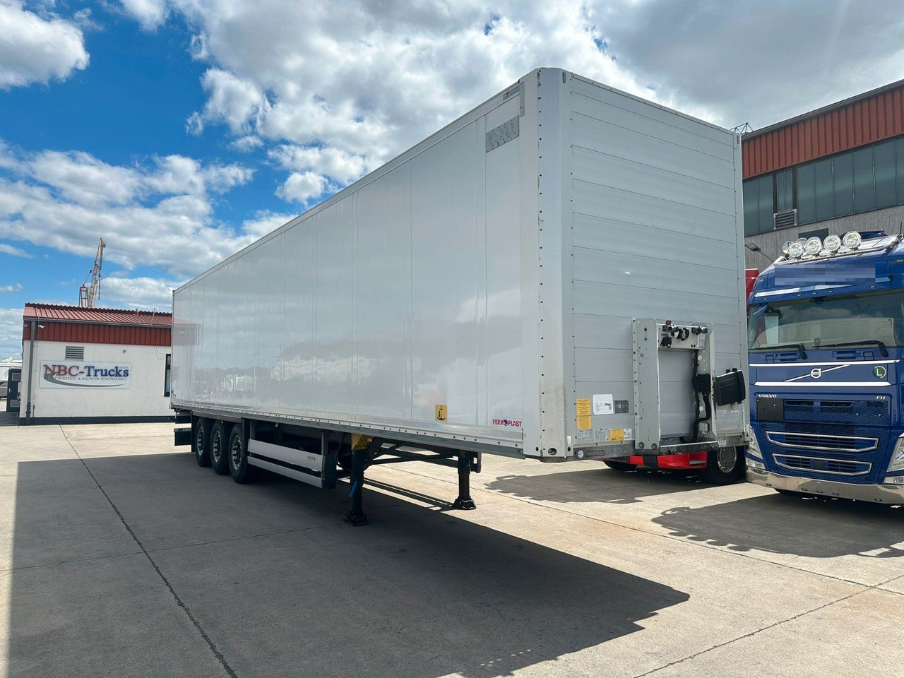 Schmitz Cargobull SCB*S3B * LIFTACHSE * DOPPELSTOCK * KOFFER * - Poluprikolica sa zatvorenim sandukom: slika 3 Schmitz Cargobull SCB*S3B * LIFTACHSE * DOPPELSTOCK * KOFFER * - Poluprikolica sa zatvorenim sandukom: slika 3