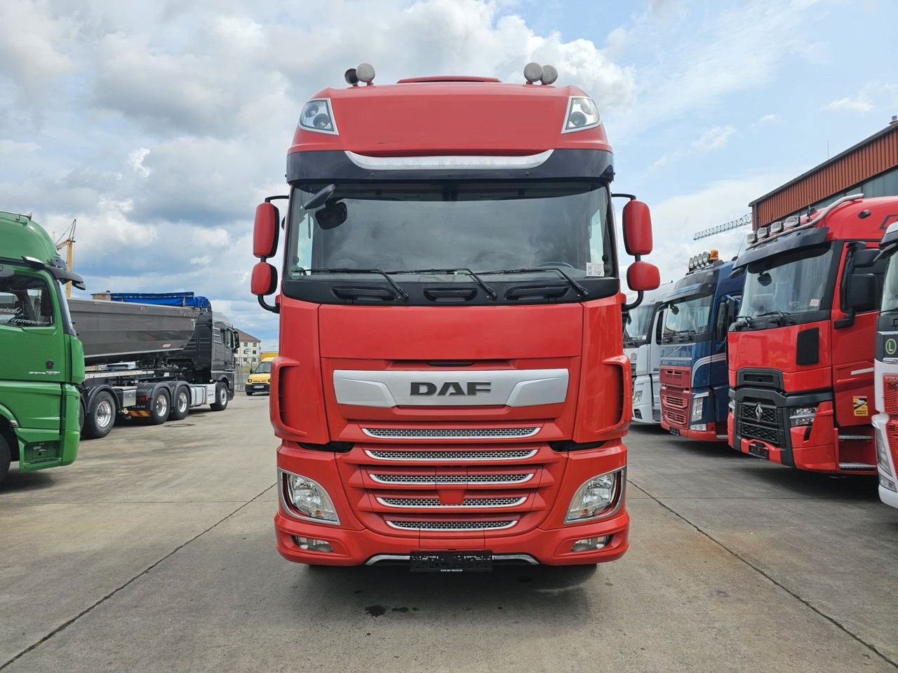 DAF XF 450 FT * STANDKLIMA &-HEIZUNG * ACC * 2X TANK - Tegljač: slika 2 DAF XF 450 FT * STANDKLIMA &-HEIZUNG * ACC * 2X TANK - Tegljač: slika 2