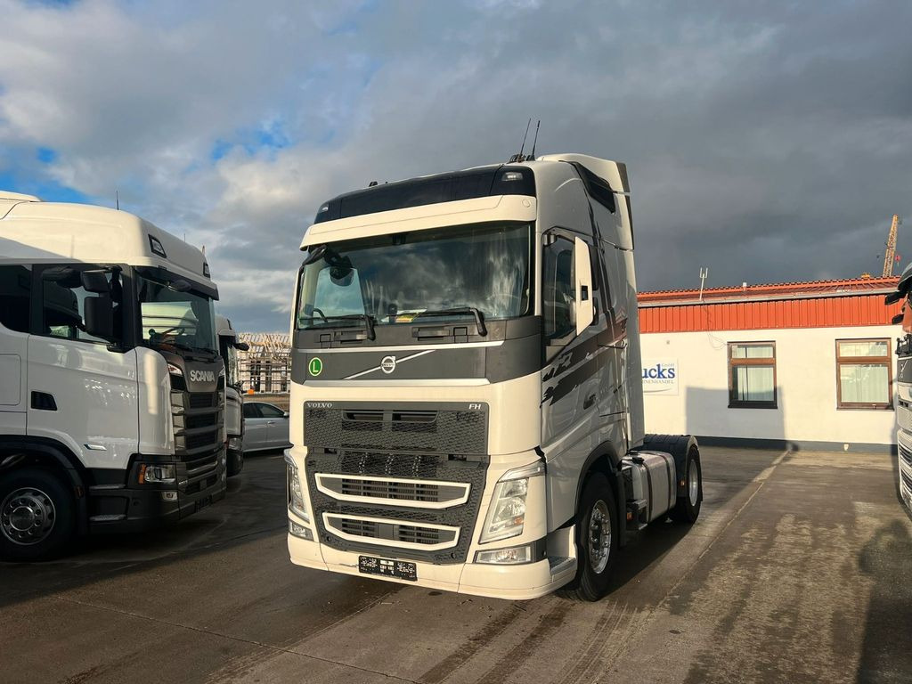 Volvo FH 500 * GLOBETROTTER * 2x TANK * - Tegljač: slika 3 Volvo FH 500 * GLOBETROTTER * 2x TANK * - Tegljač: slika 3