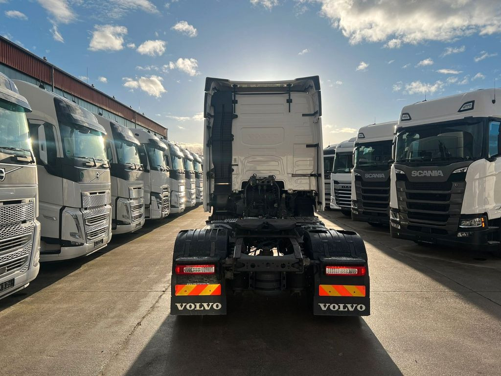 Volvo FH 500 * GLOBETROTTER * 2x TANK * - Tegljač: slika 5 Volvo FH 500 * GLOBETROTTER * 2x TANK * - Tegljač: slika 5