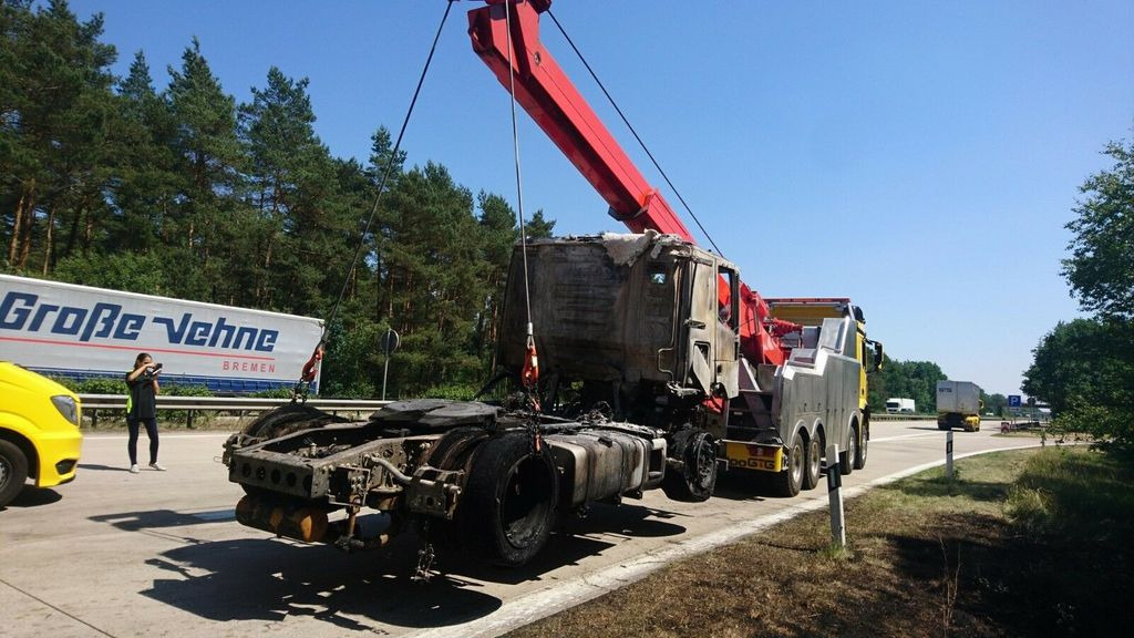 Mercedes-Benz Arocs 8x8 4153 G&G Wrecker - Šlep vozilo: slika 4 Mercedes-Benz Arocs 8x8 4153 G&G Wrecker - Šlep vozilo: slika 4