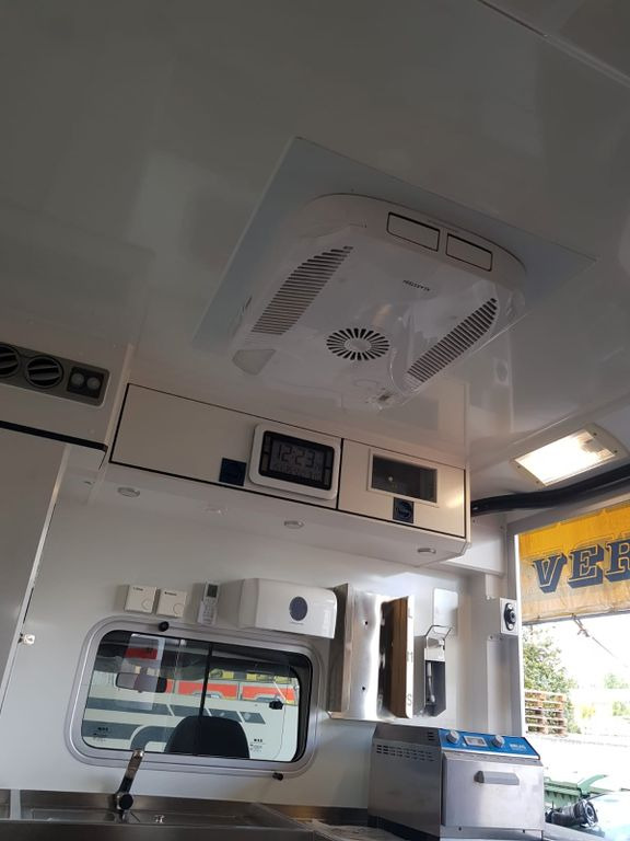 Vozilo hitne pomoći Mercedes-Benz RTW / Tierrettung / Tierarzt / OP: slika 6