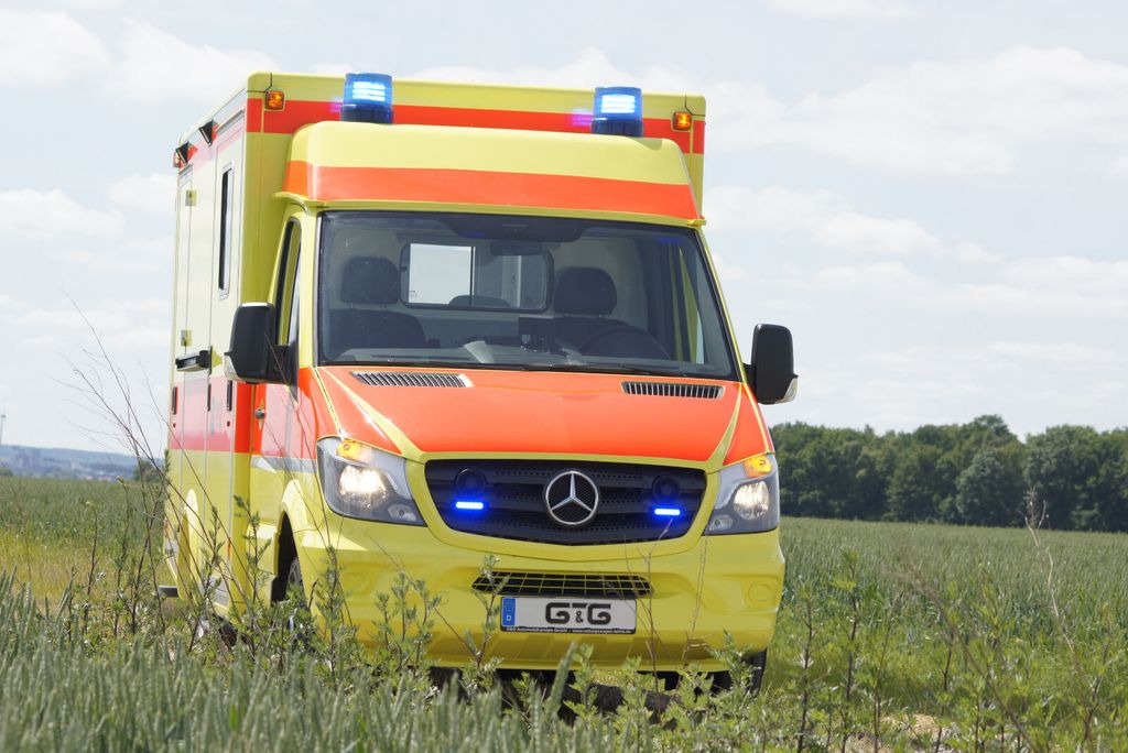 Mercedes-Benz Sprinter 519 // Mod. 2017 // 1 J Garantie // Mercedes-Benz Sprinter 519 // Mod. 2017 // 1 J Garantie // - Vozilo hitne pomoći: slika 2 Mercedes-Benz Sprinter 519 // Mod. 2017 // 1 J Garantie // Mercedes-Benz Sprinter 519 // Mod. 2017 // 1 J Garantie // - Vozilo hitne pomoći: slika 2