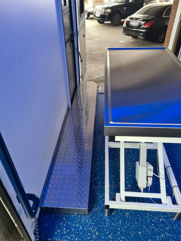 Vozilo hitne pomoći Mercedes-Benz Sprinter 519   Tierarzt  Garantie Mercedes-Benz Sprinter 519   Tierarzt  Garantie: slika 14