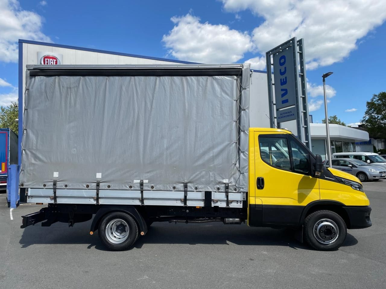 Iveco Daily 70C21HA8/P (72C) Euro6 Klima AHK Navi ZV - Dostavno vozilo sa ceradom: slika 3 Iveco Daily 70C21HA8/P (72C) Euro6 Klima AHK Navi ZV - Dostavno vozilo sa ceradom: slika 3