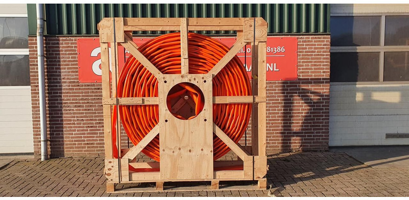 SLEEPSLANG 300 meter 4,5" - Nieuw - Dodatak za Poljoprivredna mašina: slika 1 SLEEPSLANG 300 meter 4,5" - Nieuw - Dodatak za Poljoprivredna mašina: slika 1