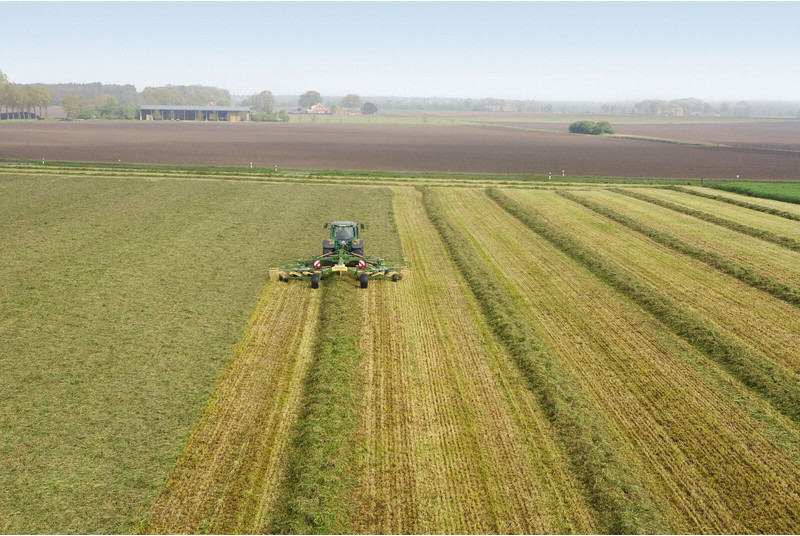 Krone Middenaflegharken met twee elementen - Prevrtač/ Grabuljač: slika 4 Krone Middenaflegharken met twee elementen - Prevrtač/ Grabuljač: slika 4