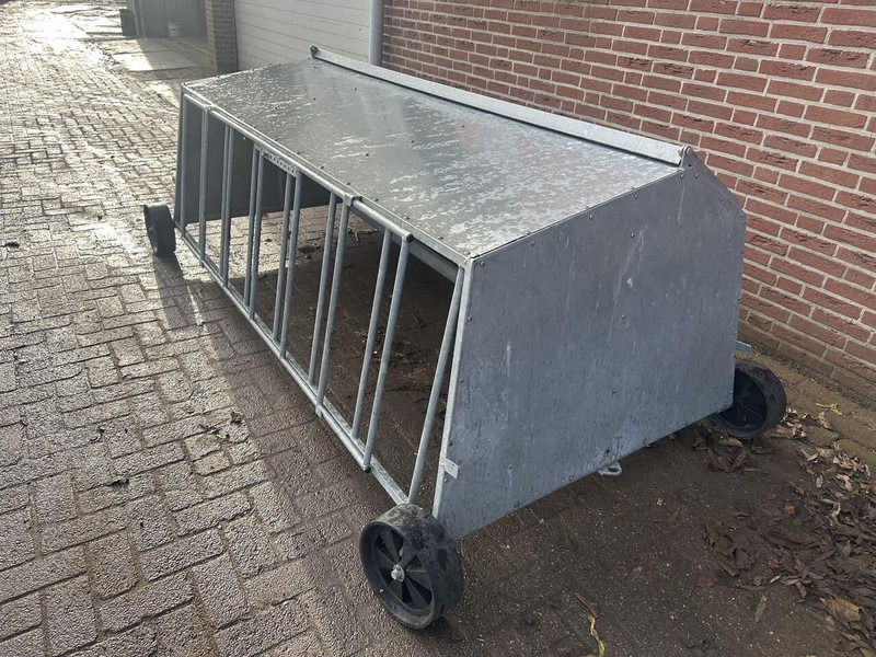 Lammeren voerplaats met overkapping - Oprema za stoku: slika 3 Lammeren voerplaats met overkapping - Oprema za stoku: slika 3